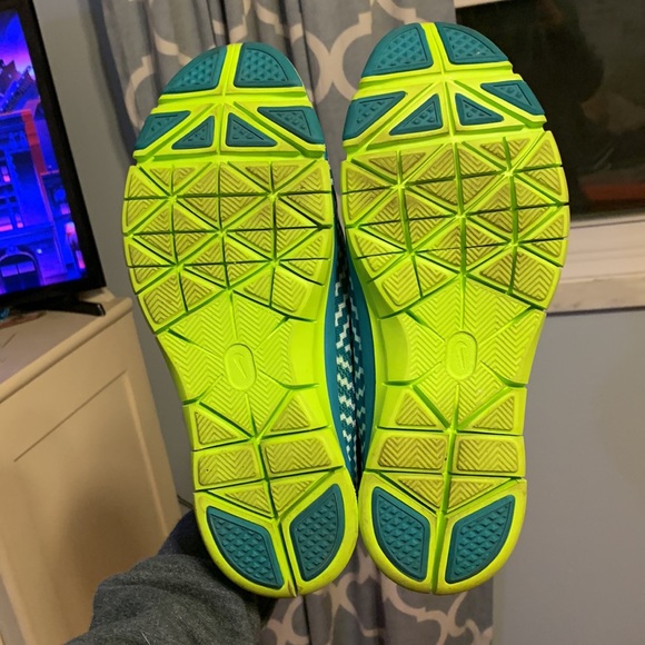 Women’s  Nike - Picture 3 of 4